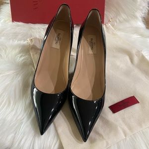 Valentino Garavani patent leather pumps size 39 New in Box